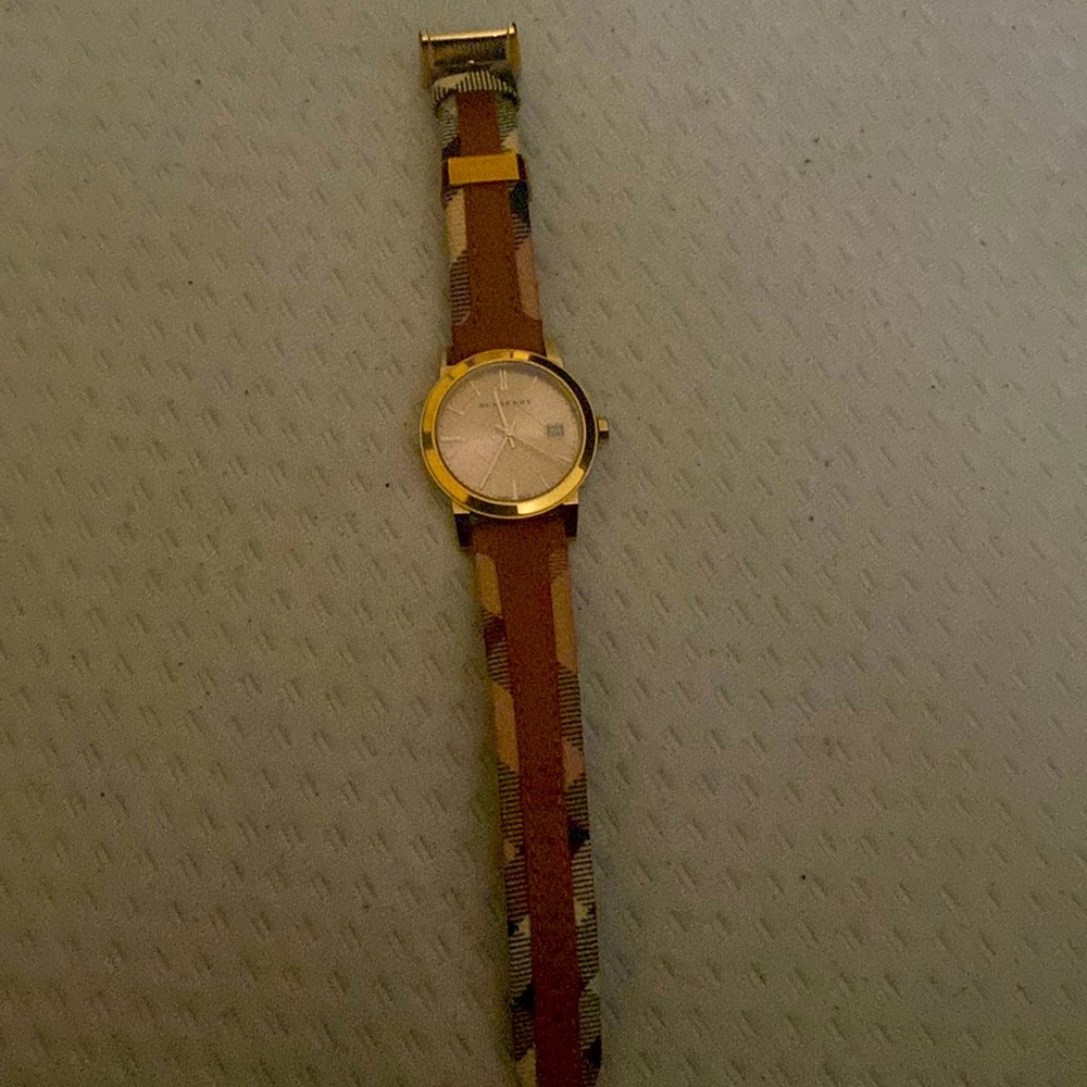 It’s a women’s Burberry watch model #BU9133 sapphire crystal